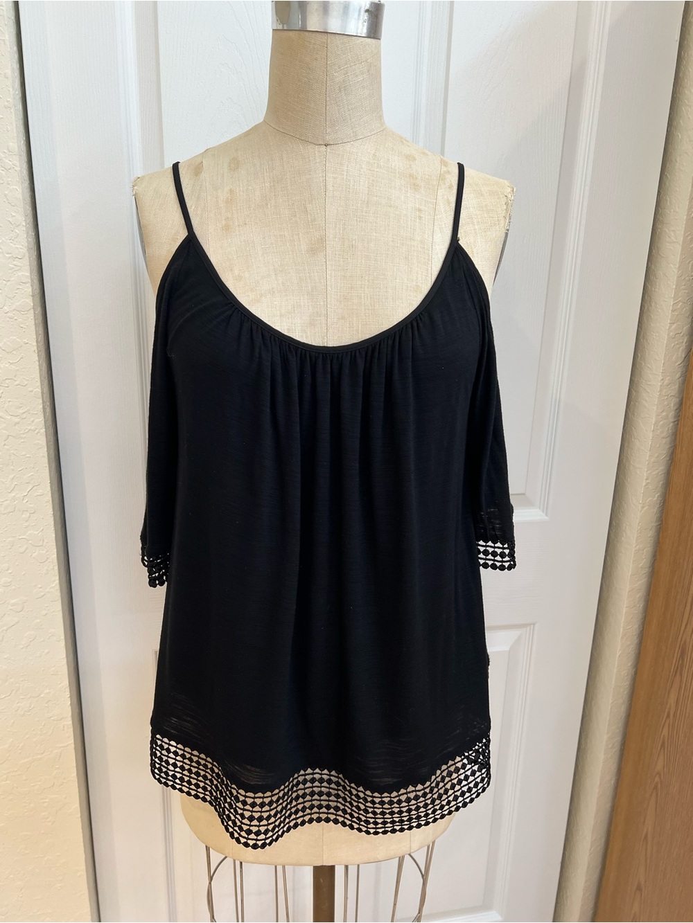 White House Black Market Black Cold-Shoulder Crochet Hem Top size M